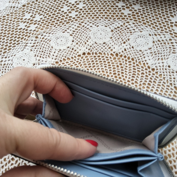 Michael Kors Small Logo Stripe Wallet - Picture 11 of 15